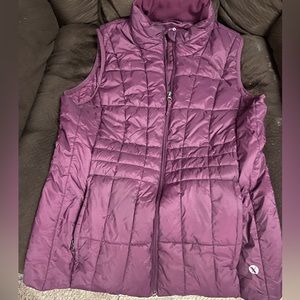 Xersion puffer vest medium
